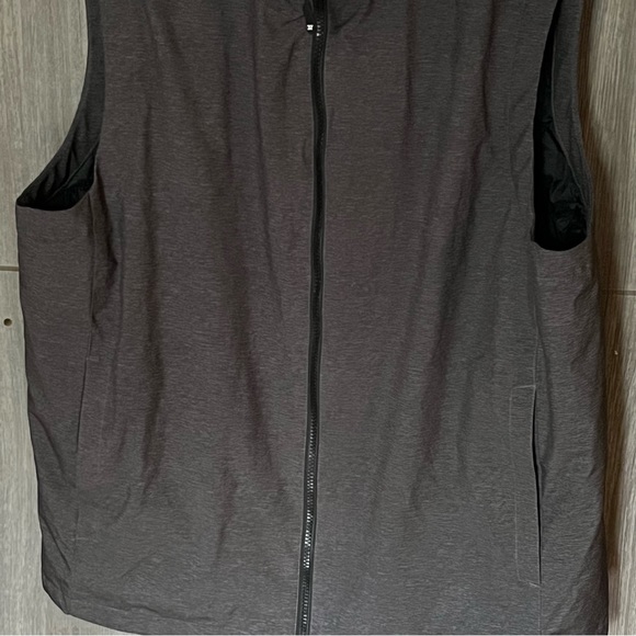 32 Degrees vest - Picture 3 of 9